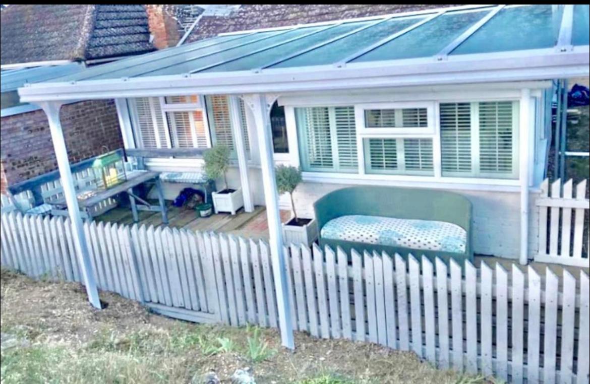 A Unique, Off-Grid Eco Friendly Beach House. Wolferton  Exterior photo